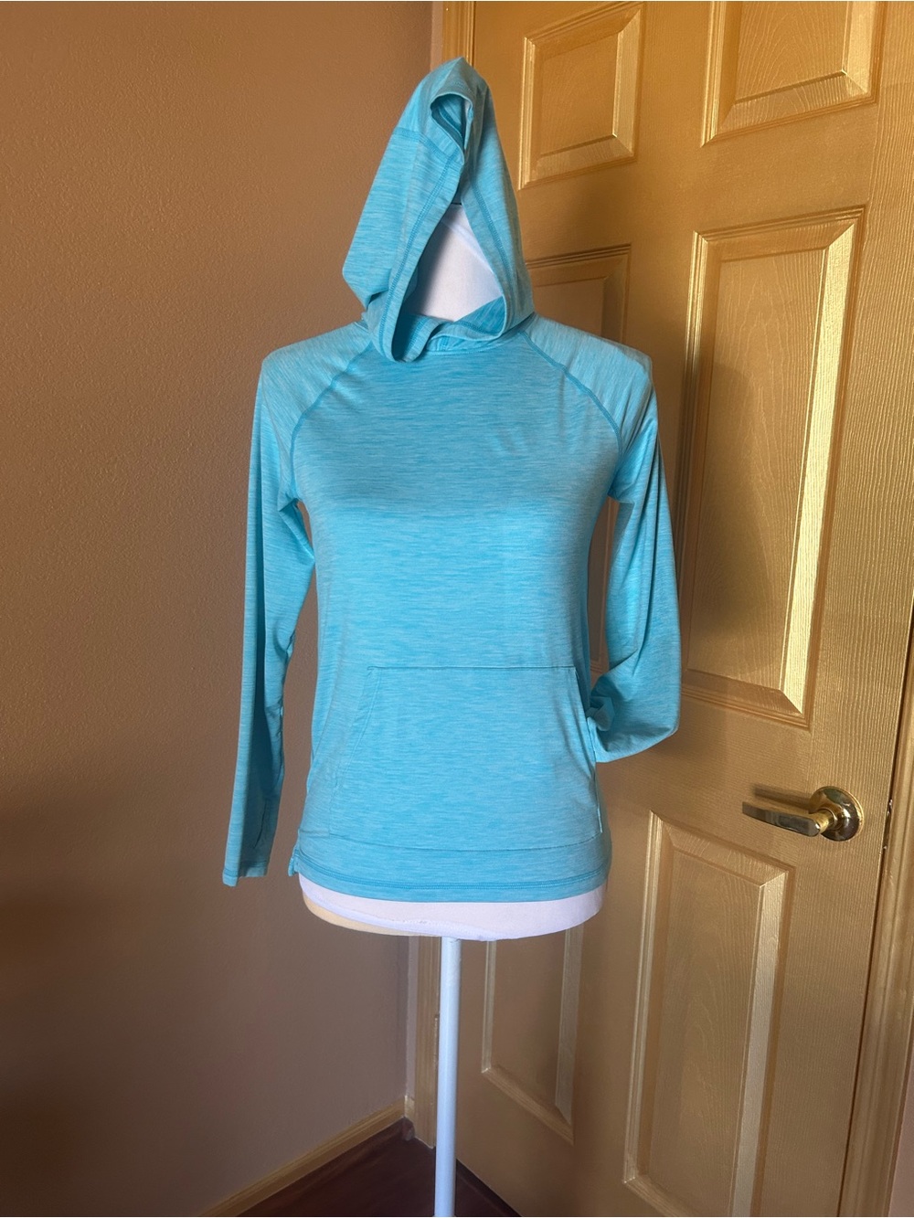 All in Motion heathered Turquoise top